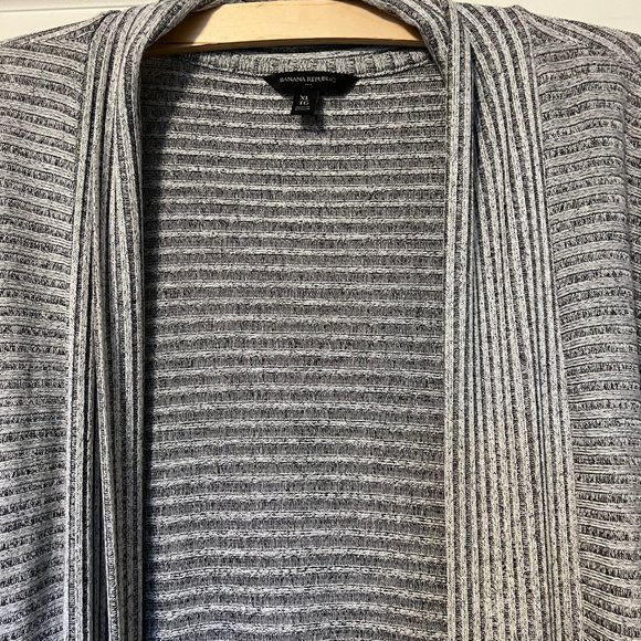 Banana Republic long lightweight sweater in XL - grey, black, white - Picture 3 of 3